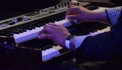 Library_050919_DB_KendallHands