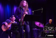 JAL_120822_DB_Trio